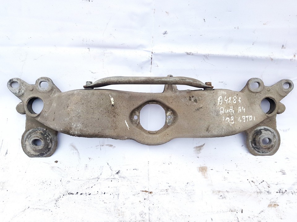 Audi A4 2003 Traversas-Tiltas G.