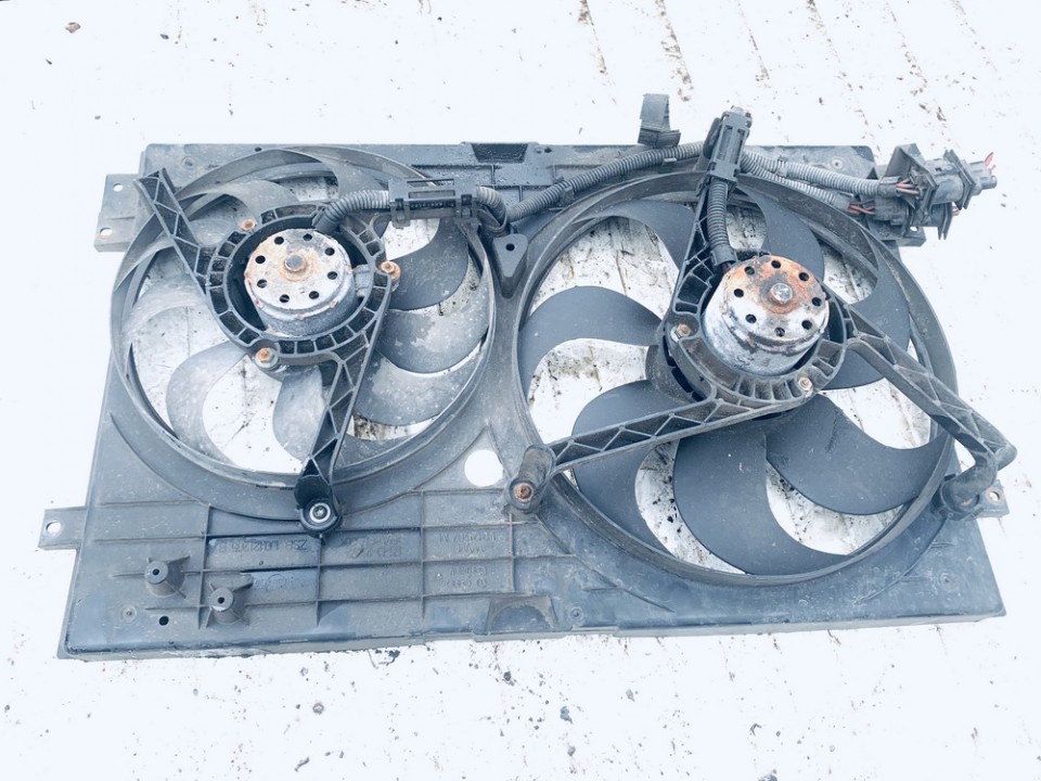 1J0121207M Volkswagen Bora 2000 Diffuser, Radiator Fan