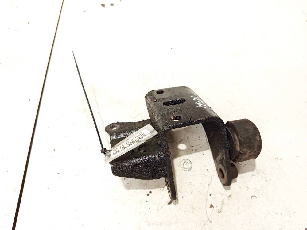 Toyota Avensis Verso 2005 Кронштейн двигателя и Кронштейн коробка передач