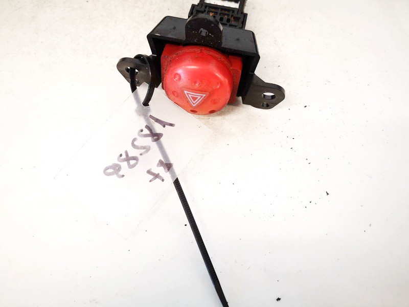 NILES06016 Nissan Almera Tino 2004 Hätävilkkujen kytkin