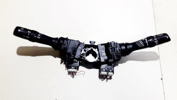 17F100 Toyota RAV-4 2006 Turn Indicator and wiper stalk switch