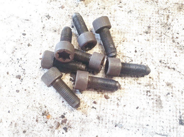 Mercedes-Benz E-CLASS 1997 vis de volant