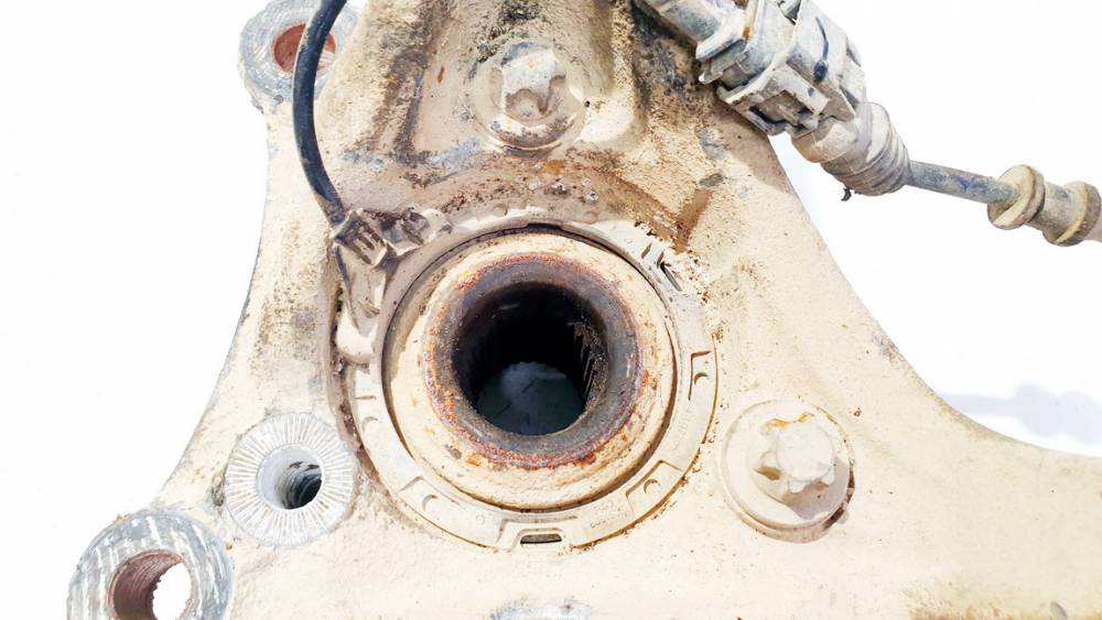 Opel Vectra 2004 Steering Knuckle - FRONT RIGHT - Thumbnail 2