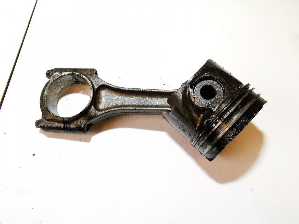 Opel Vectra 2000 Piston and Conrod (Connecting rod)