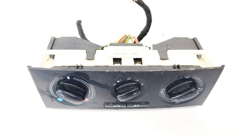 Skoda Fabia 2010 Panel sterowania klimatyzacją (przełączniki ogrzewania)