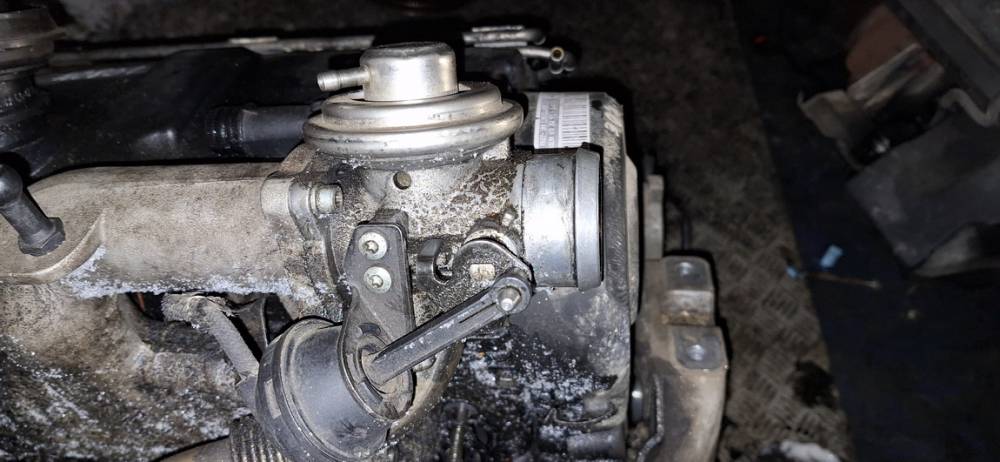 038131501E Volkswagen Bora 2002 EGR voztuvas