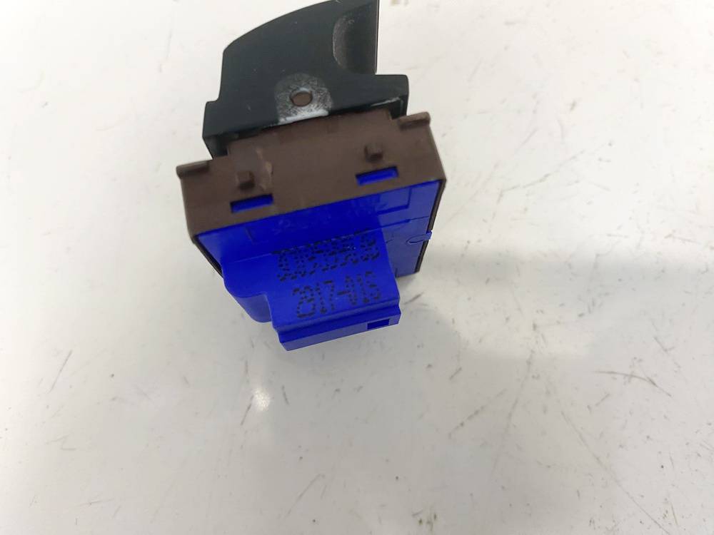 3C0959903B Volkswagen Passat 2007 Bouton trappe à essence Carburant - Thumbnail 4