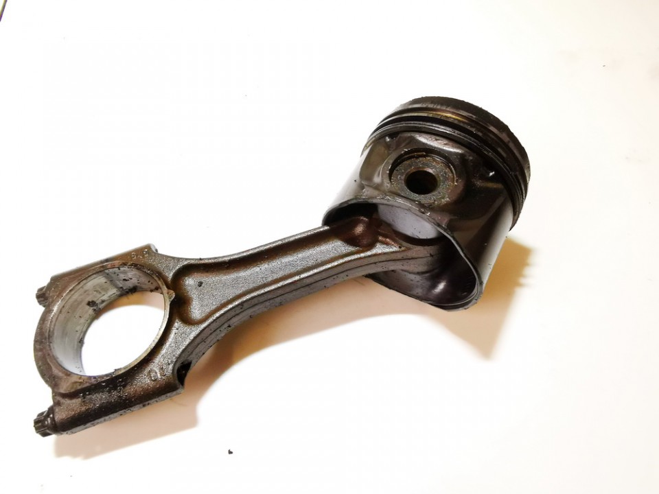 Opel Vectra 2000 Piston and Conrod (Connecting rod)