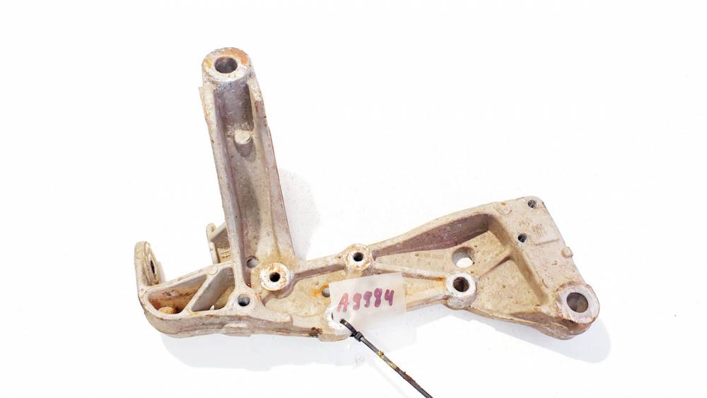 1K0199296F Volkswagen Caddy 2005 Alatukivarsi - EDESSÄ OIKEALLA