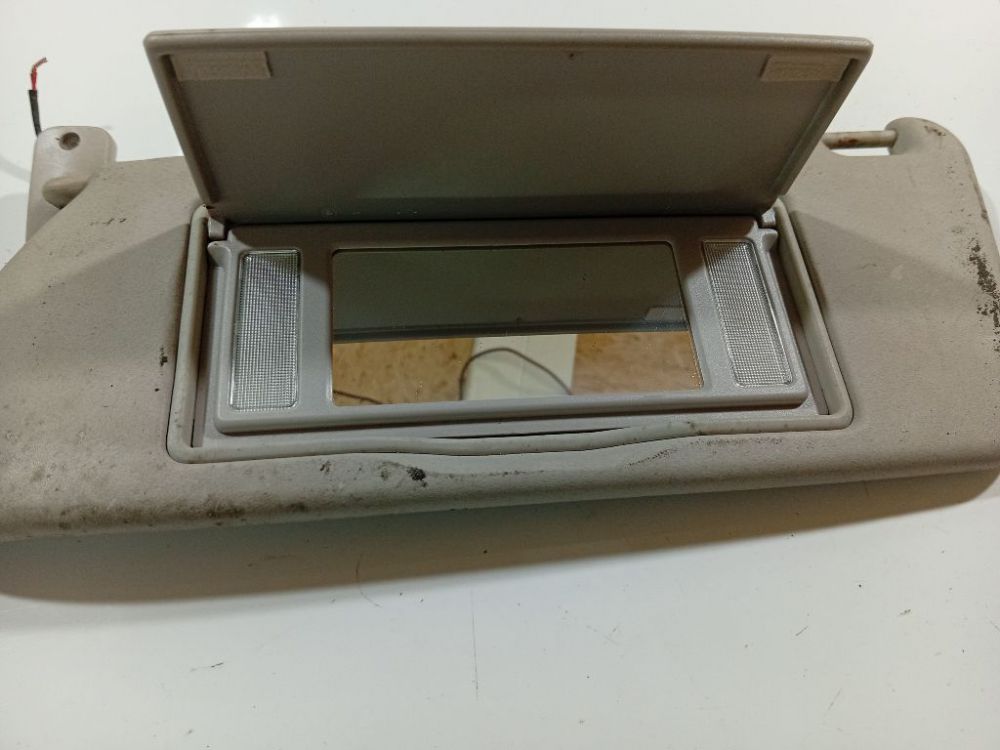 Opel Omega 1997 Sun Visor, With Light and Mirror and Clip - Thumbnail 2