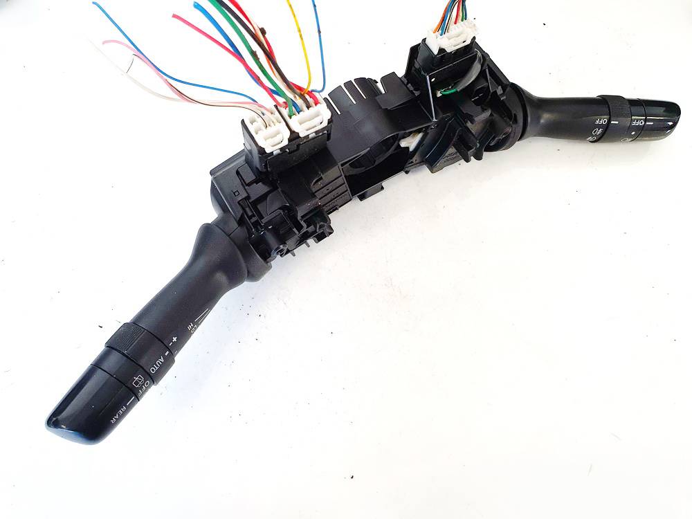 173848 Toyota RAV-4 2006 Turn Indicator and wiper stalk switch