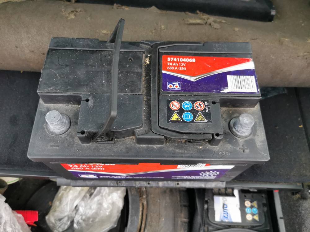 74AH Mercedes-Benz E-CLASS 2008 Akumulators – Uzlādes akumulators