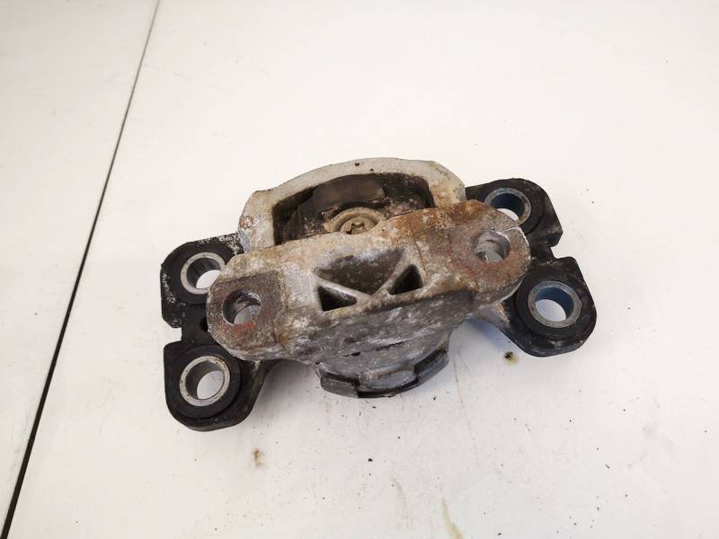 Volvo S80 2008 Variklio pagalves bei Greiciu dezes pagalves