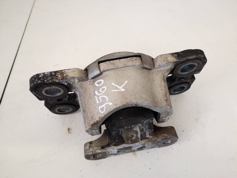 Volvo S80 2008 Variklio pagalves bei Greiciu dezes pagalves - Thumbnail 2