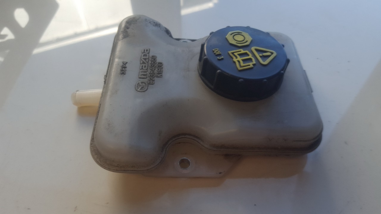 C23643550 Mazda 5 2006 Brake Master Cylinder Reservoir