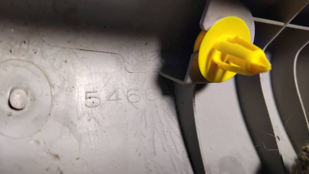 5466 Volvo V50 2005 Wykończenie wnętrza (plastikowe elementy) - Thumbnail 3