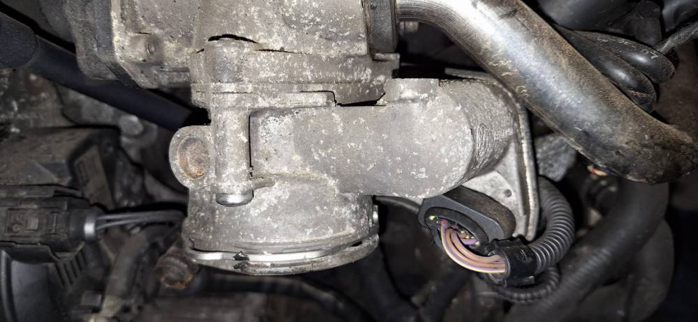 03G128063B Volkswagen Passat 2007 Corps de Papillon