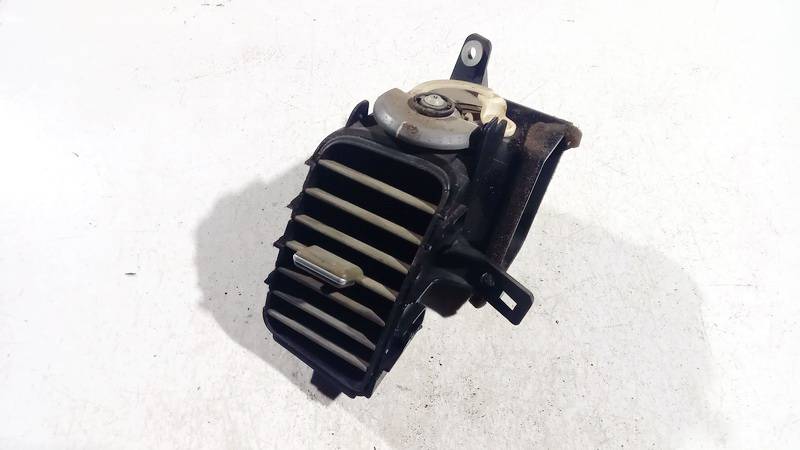 8761AV601PJ05 Nissan Primera 2003 Rejilla Aireadora - 
Moldura protectora de la rejilla de ventilación lateral del panel