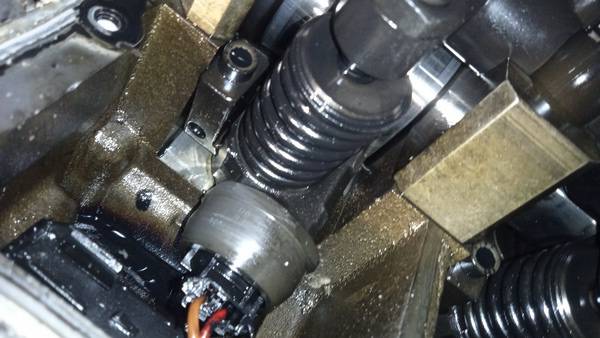 038130073BN Volkswagen Polo 2008 Wtryskiwacz Paliwa