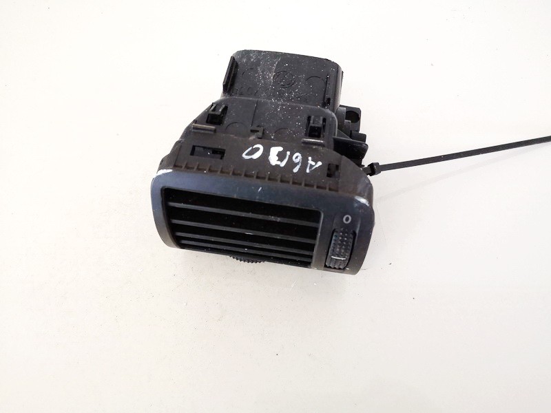 3B0819703D Volkswagen Passat 2003 Dash Vent (Air Vent Grille)