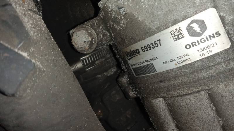 699357 Volkswagen Passat 2011 AC AIR Compressor Pump - Thumbnail 4