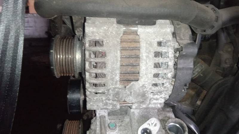 03L903023D Volkswagen Passat 2011 Alternator