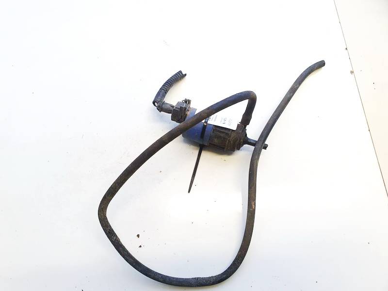 used used Windshield Windscreen Washer Pump Volvo V40 2002 1.9L