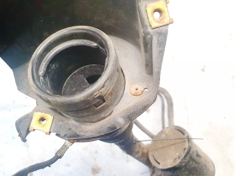 p52100329af used fuel filler neck Jeep Cherokee 2001 3.7L EIS01572854