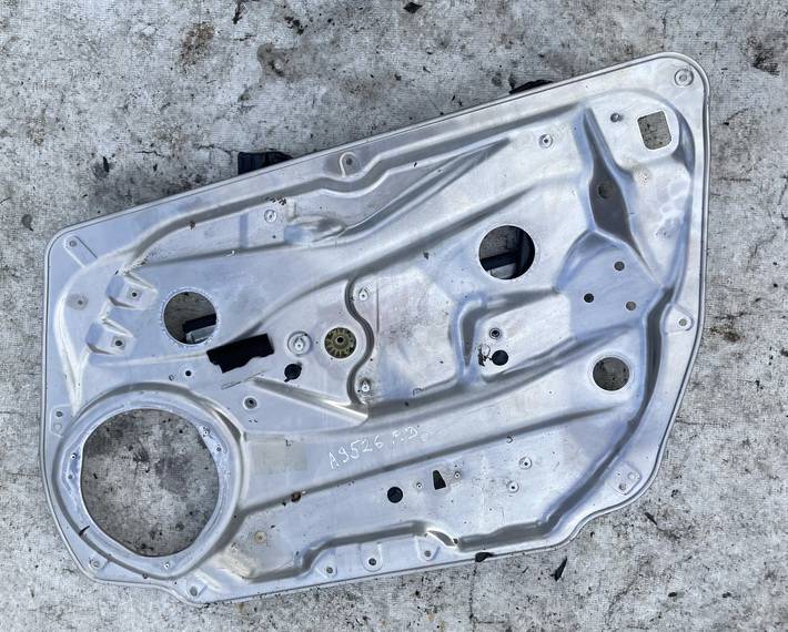 981693105 Mercedes-Benz C-CLASS 2013 Door winder mechanism (Window Regulator) - FRONT RIGHT