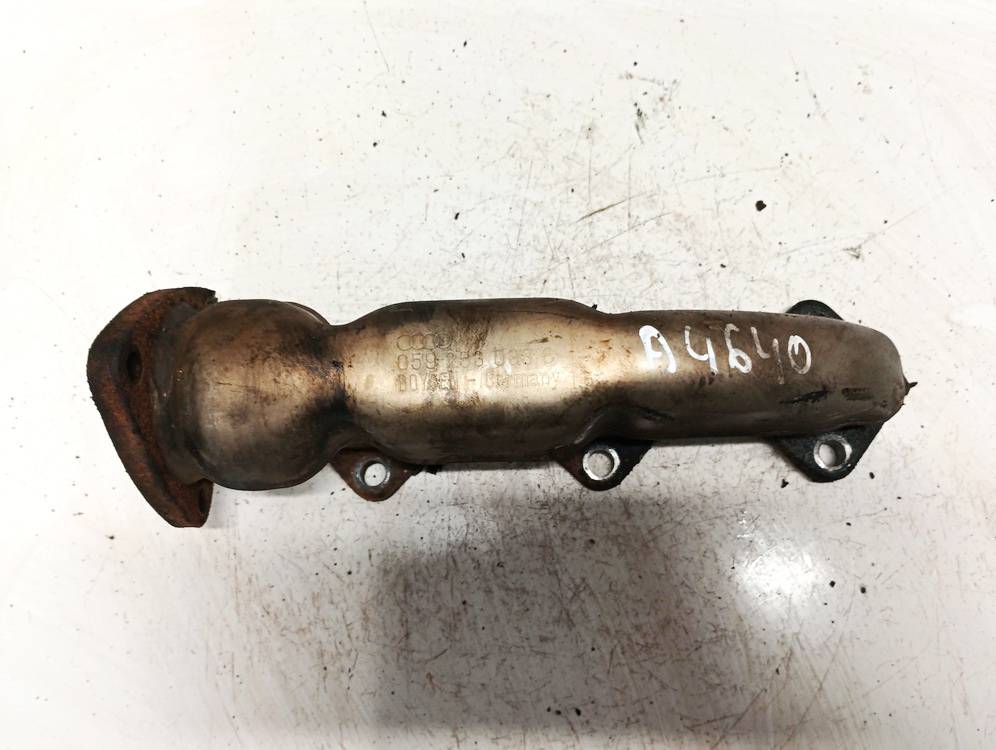 059253033C Audi A4 1998 kolektor wydechowy