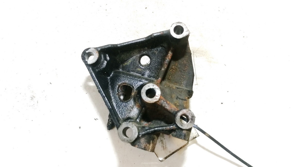 Toyota Yaris 2010 Wspornik silnika - Thumbnail 2