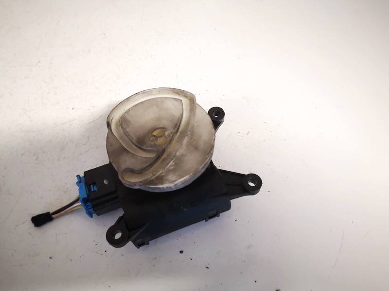 8E1820511C Audi A4 2004 Silnik klapki nagrzewnicy - Thumbnail 3