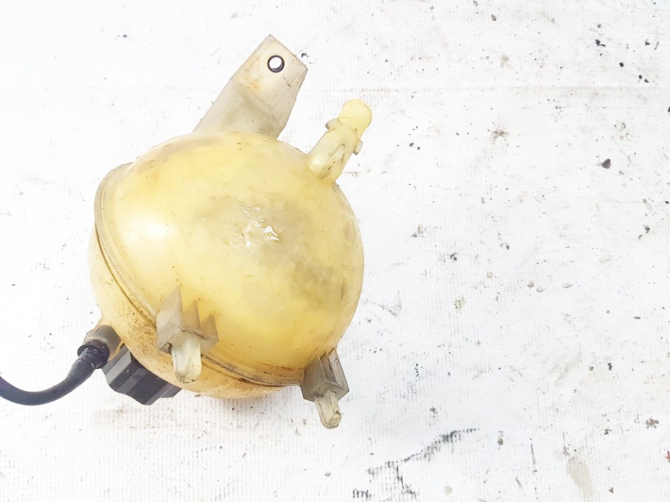 9617376880 used Expansion Tank coolant (RADIATOR EXPANSION TANK BOTTLE