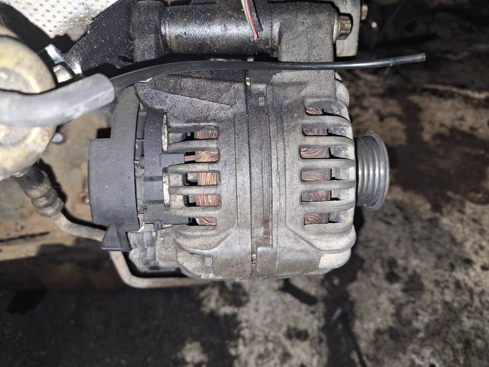 Opel Astra 2000 Alternator