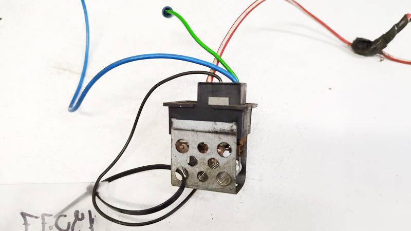 90559834 Opel Astra 2000 Peciuko reostatas (ezys) (ventiliatoriaus rele) - Thumbnail 3