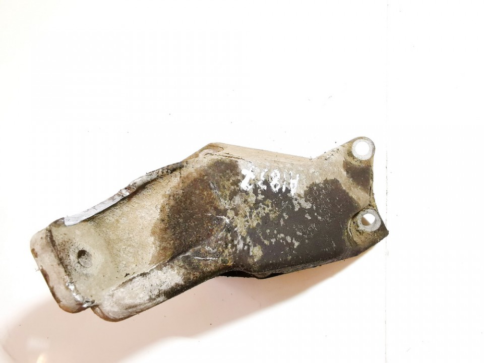 8D0199307L Audi A4 1996 Engine Mount Bracket and Gearbox Mount Bracket