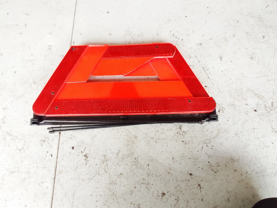 4B5860251B Audi A6 2000 Warning Triangle Integrated into Trunk