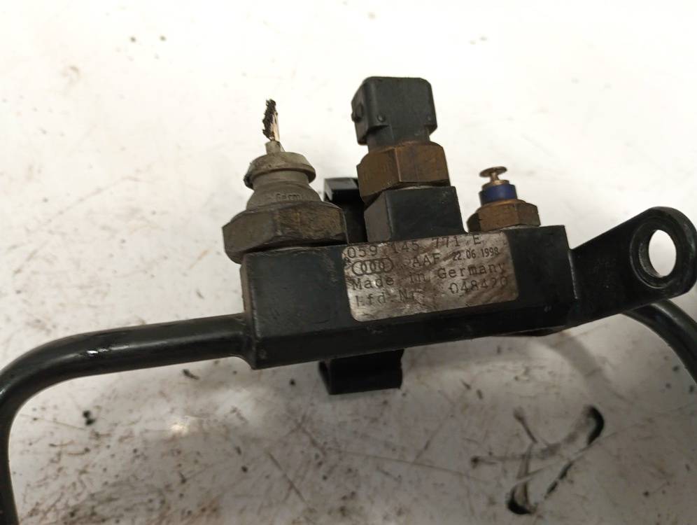 059145771E Audi A4 1998 Tepalo vamzdelis - Thumbnail 2