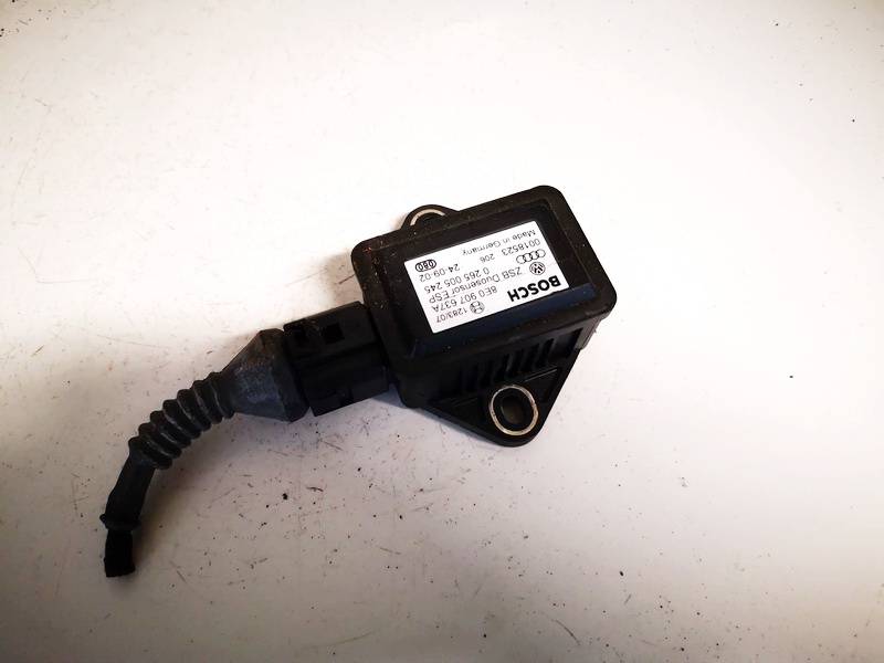 8E0907637A Volkswagen Passat 2005 Czujnik prędkości ESP