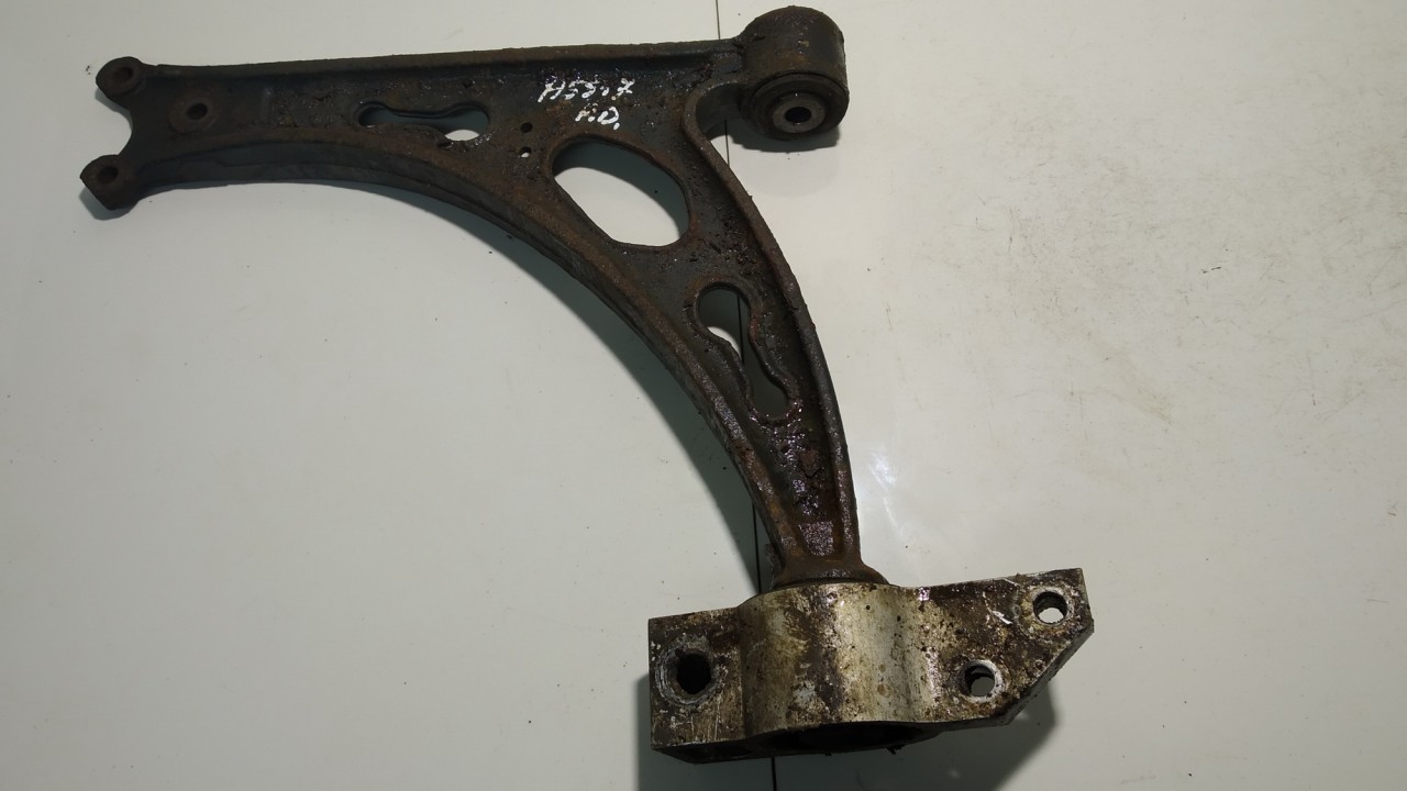 Skoda Octavia 2008 Control arm - FRONT RIGHT