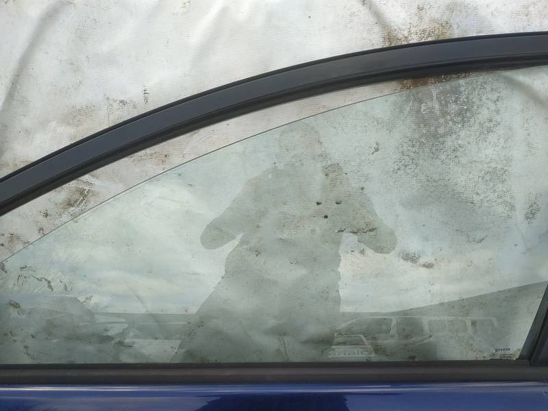 Toyota Corolla Verso 2006 vitre de porte avant Gauche