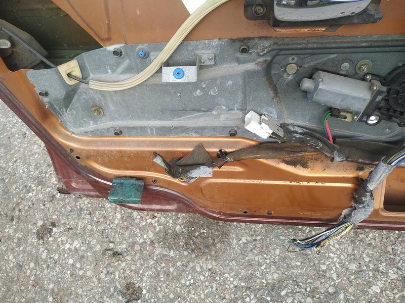 Volvo V70 1999 Duru lango pakelejas P.K.