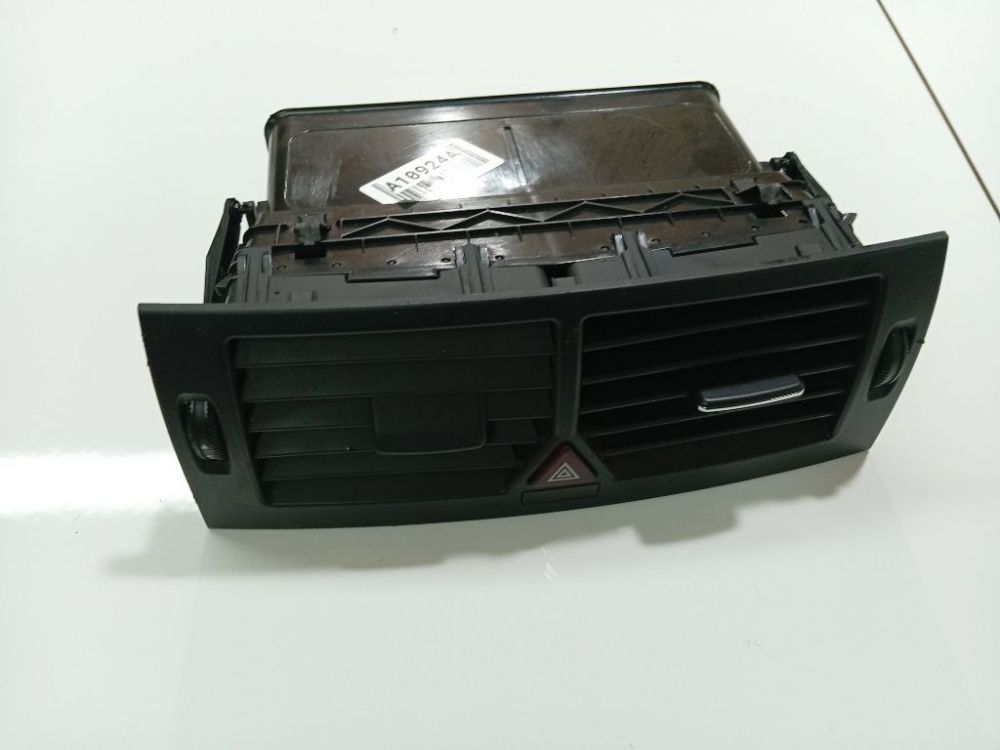1698300054 Mercedes-Benz A-CLASS 2006 Dash Vent (Air Vent Grille)