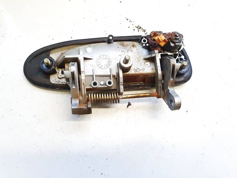 Mazda 626 1998 Etuoven ulkokahva - EDESSÄ VASEMMALLA - Thumbnail 3