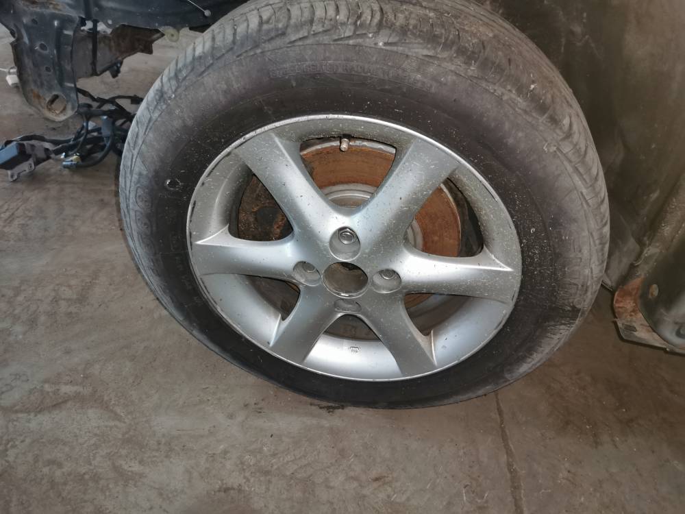 4X100 Toyota Corolla 2004 Komplet Kół Zimowych R15 - Thumbnail 4