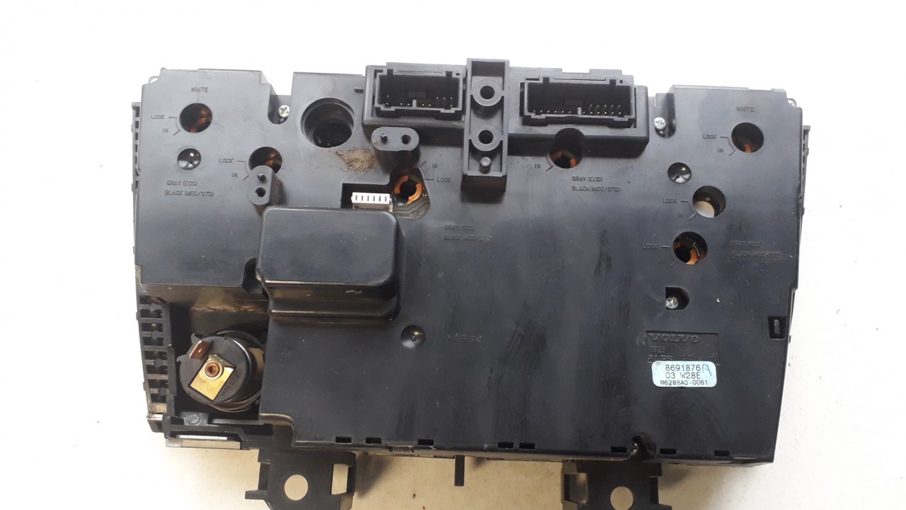 8691876 03W28E Climate Control Panel (heater control switches) Volvo