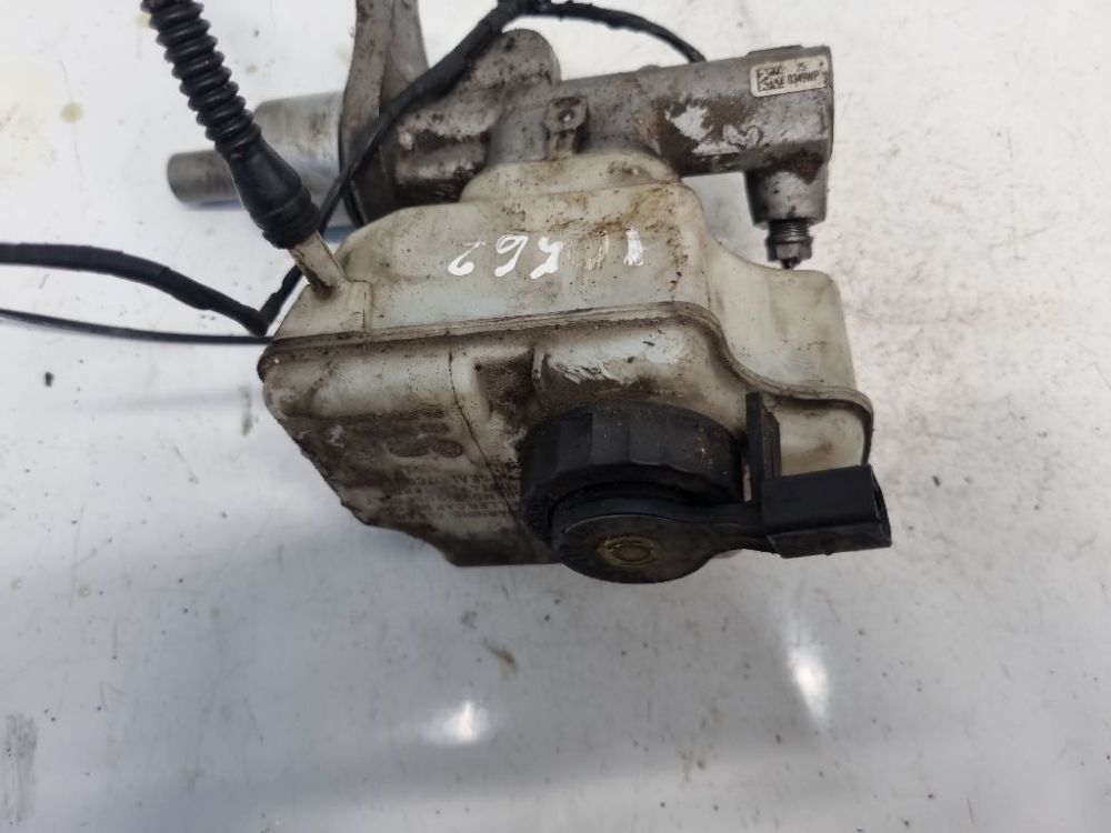 1K1611301D Skoda Octavia 2011 Brake Master Cylinder Reservoir
