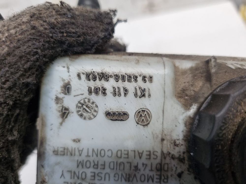 1K1611301D Skoda Octavia 2011 Brake Master Cylinder Reservoir - Thumbnail 3