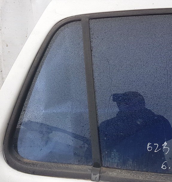 Mercedes-Benz ML-CLASS 1998 Quarter glass - REAR RIGHT