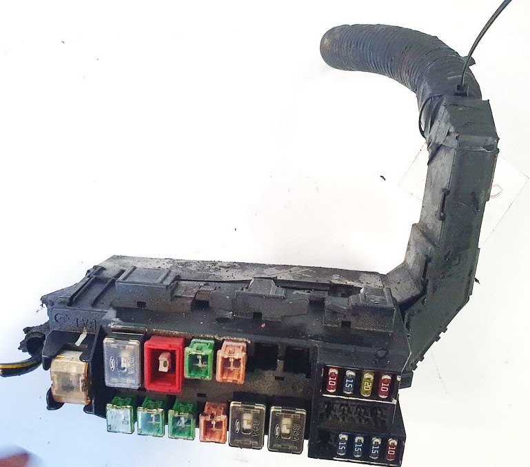 71547003TA Nissan Primera 2002 Fuse box